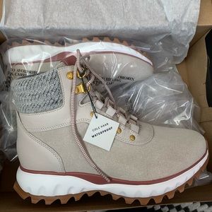 Cole Haan boots NWT with Box gray pink sz 5
